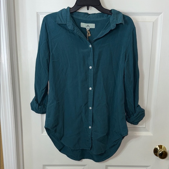 Thread+Supply Button Up - Picture 2 of 6